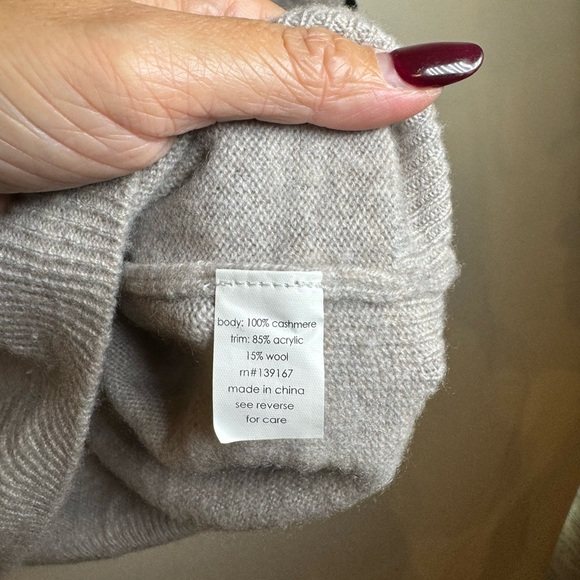 27 Miles Malibu Grey Sweater with Black Star Accents - Picture 6 of 6